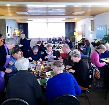 Samen eten Bakkeveen